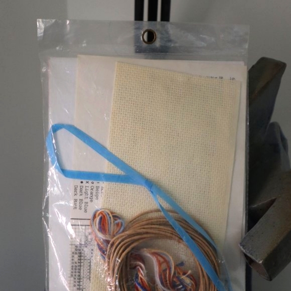 1980s Needles 'n Hoops easy-to-do counted cross stitch kit #655 - Picture 3 of 3